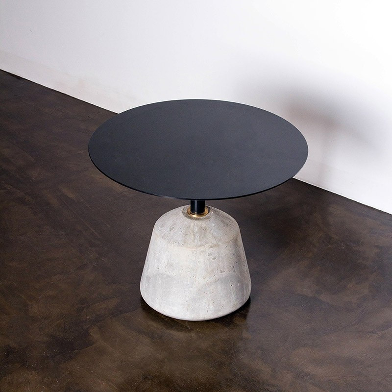 Exeter 水泥座圓桌(黑鋼)