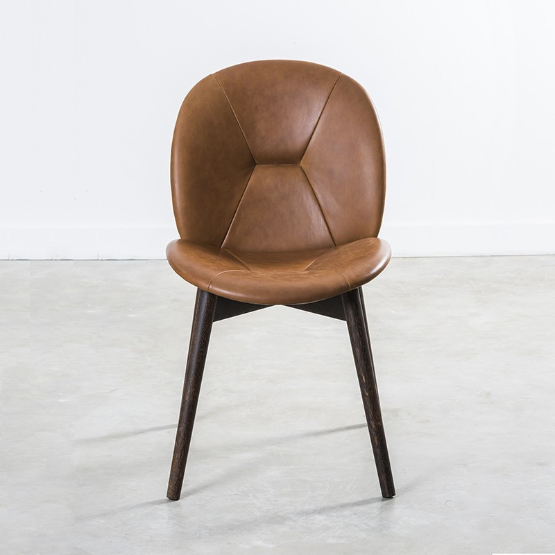 Pacha 焦燻橡木皮革座椅