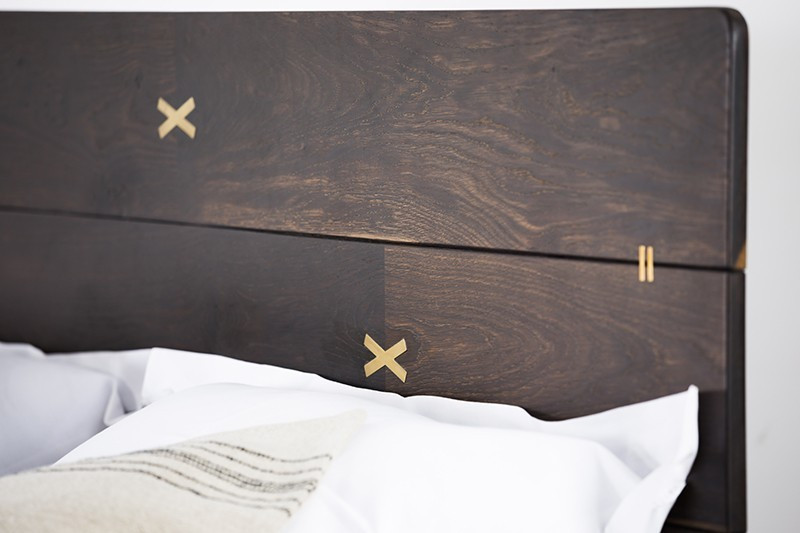 Kulu 焦燻橡木床架